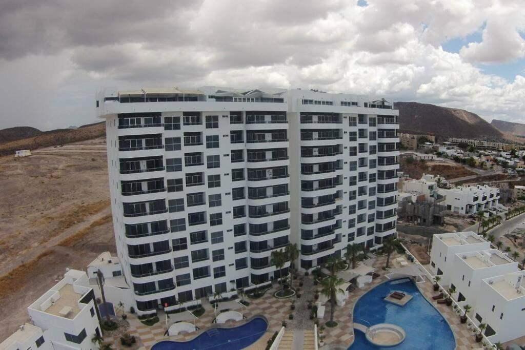 Condo En Torres Cantera De 2 Recamaras 2 1/2 Banos ラパス エクステリア 写真