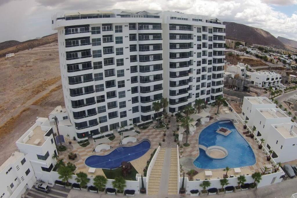Condo En Torres Cantera De 2 Recamaras 2 1/2 Banos ラパス エクステリア 写真